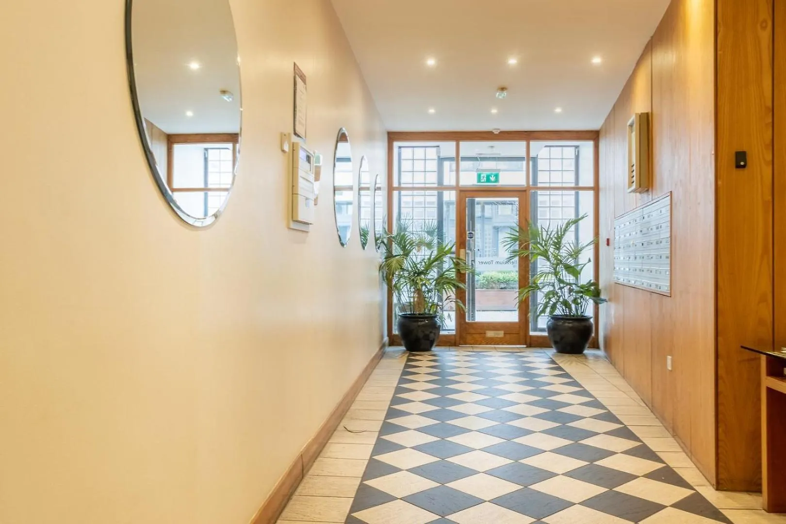 Guestready - Enchanting Views From Millenium Tower Δουβλίνο 0*,
